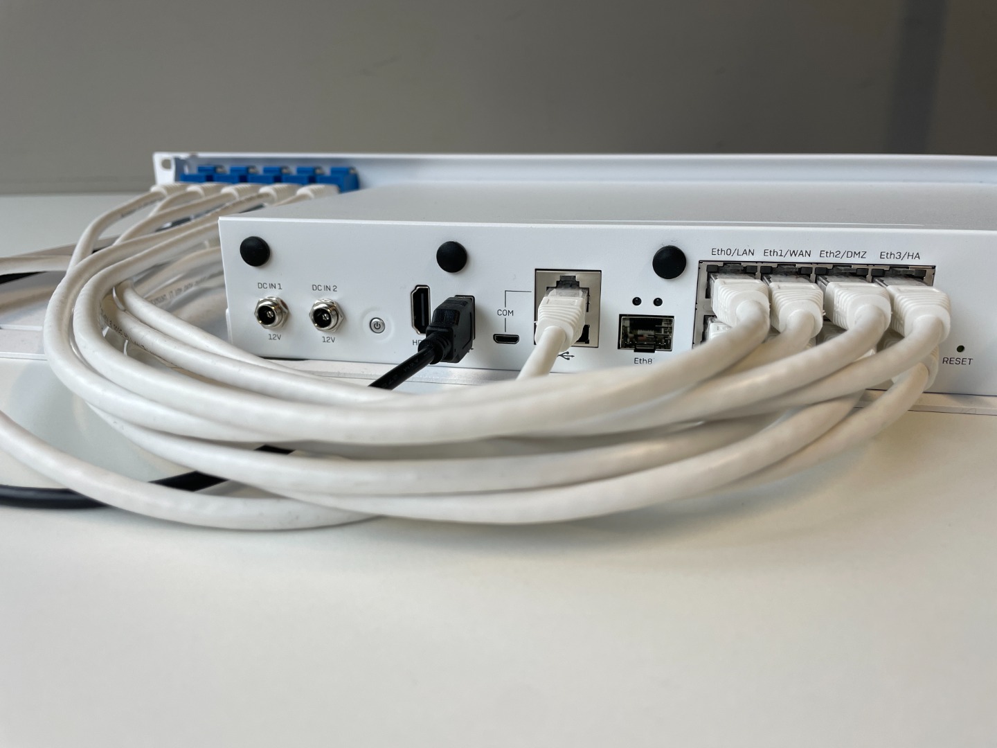 SOPHOS SG135 Firewall 880 EUR GebrauchteVeranstaltungstechnik.de